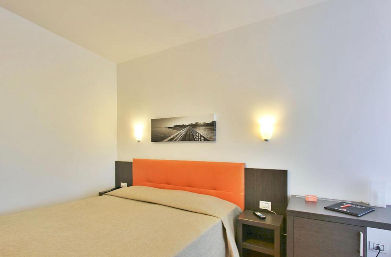 Hotel Simi Lan Lignano Sabbiadoro Exterior photo